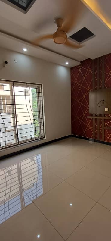 6 Marla Corner House For Sale In Bahria Town Lahore At Prime Location On Investor Rate 23