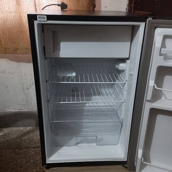 Dawlance Mini Fridge 10/10 Condition 1