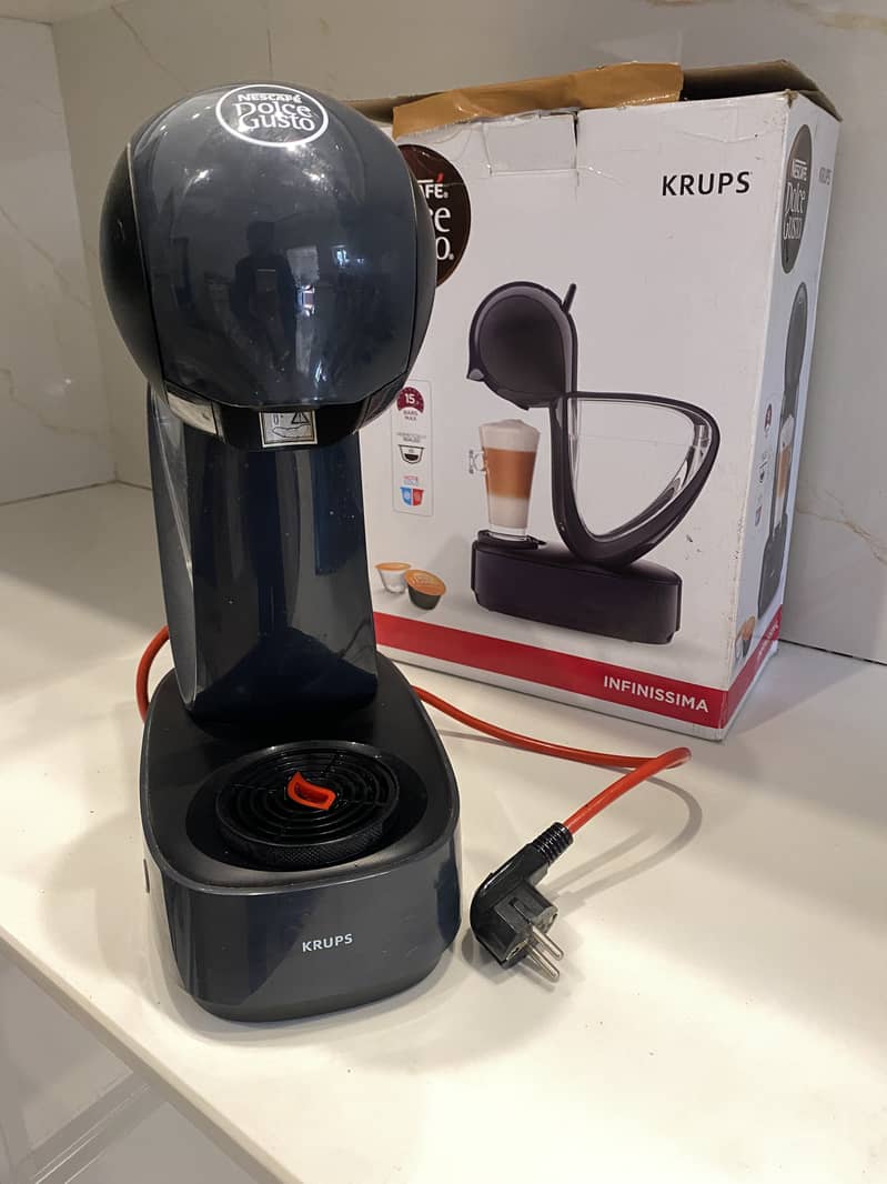 Nescafe Dolce Gusto Krups coffee machine + pods, barely used! 1