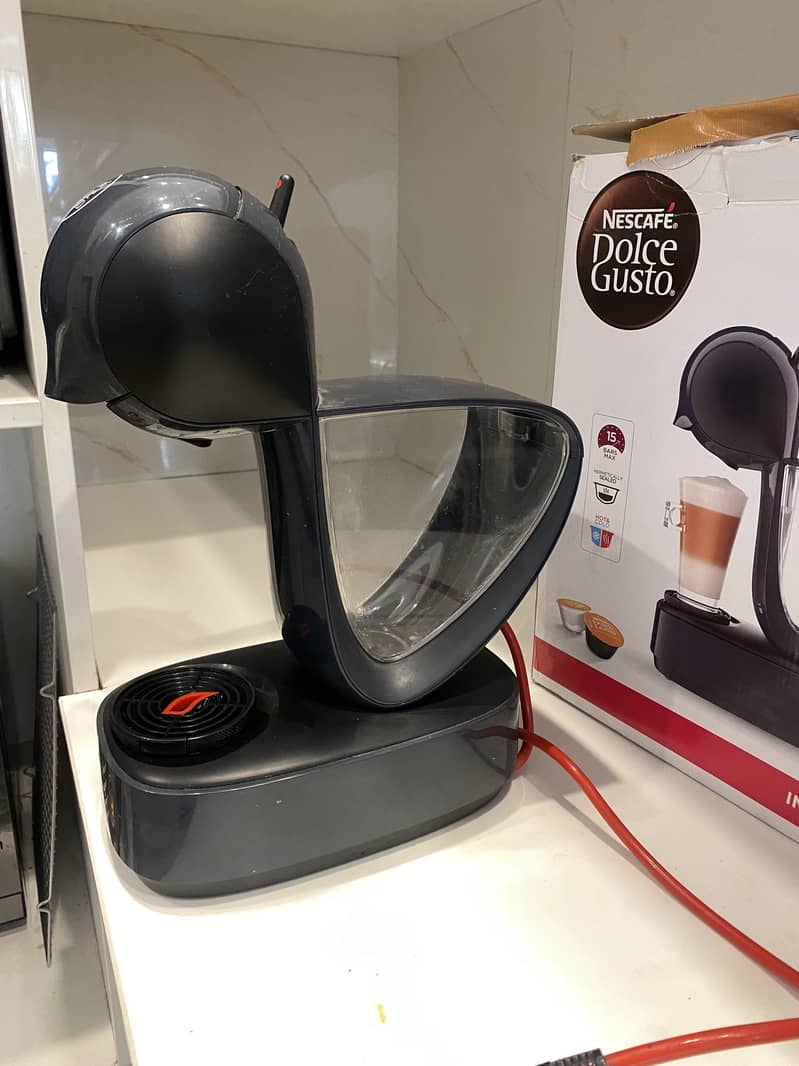 Nescafe Dolce Gusto Krups coffee machine + pods, barely used! 2