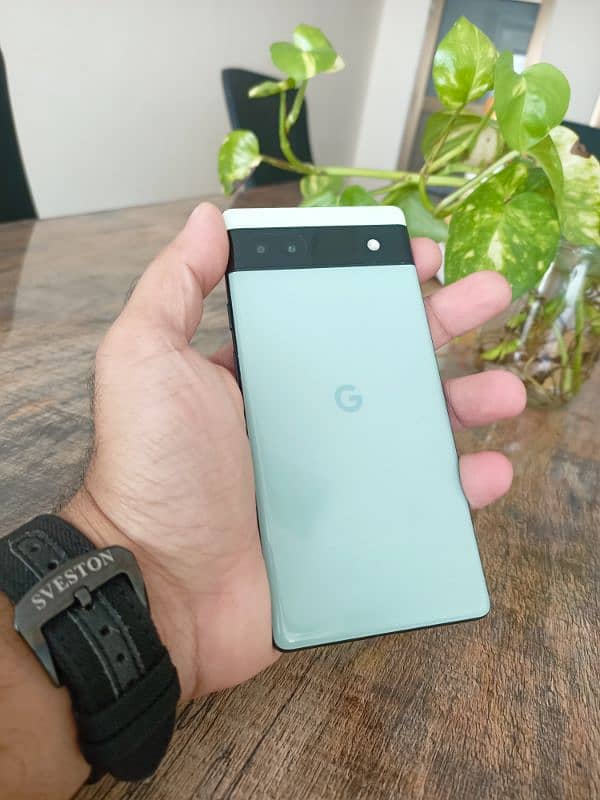 Google pixel 6a in 10/10 condition dual approved 0