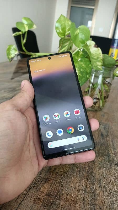 Google pixel 6a in 10/10 condition dual approved 3