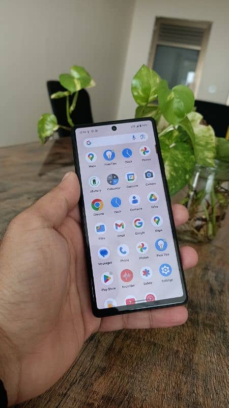 Google pixel 6a in 10/10 condition dual approved 4