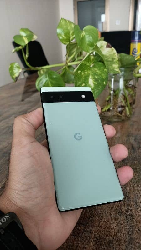 Google pixel 6a in 10/10 condition dual approved 9