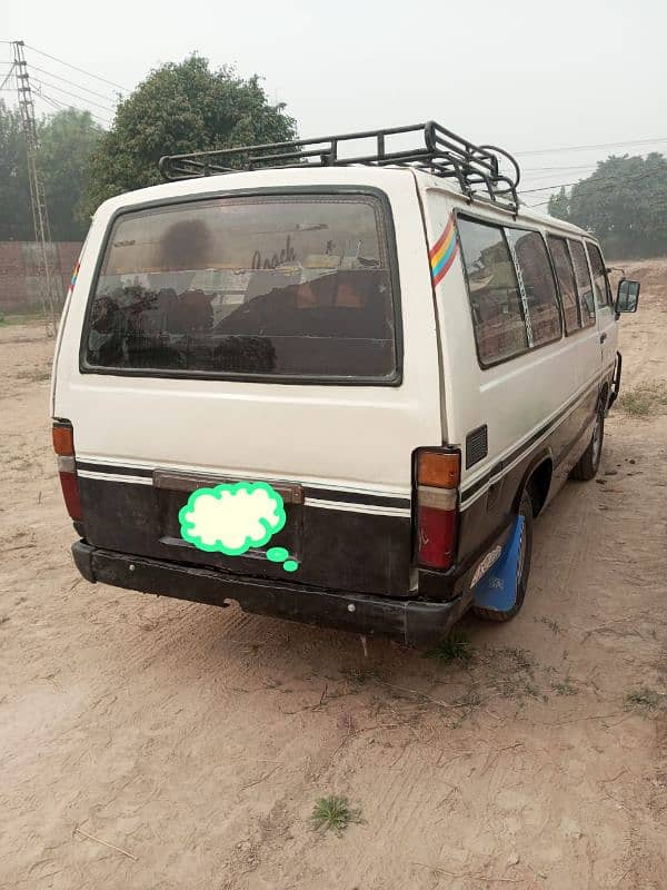 toyota hiace 2