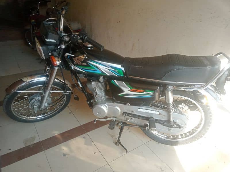 honda 125 model 2023 balck 0