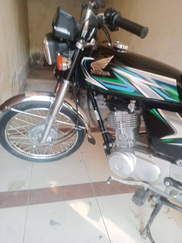 honda 125 model 2023 balck 9