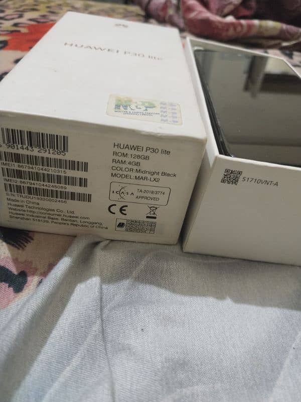 selling my Huawei p30 lite 4gb ram 128 battery replaced 8