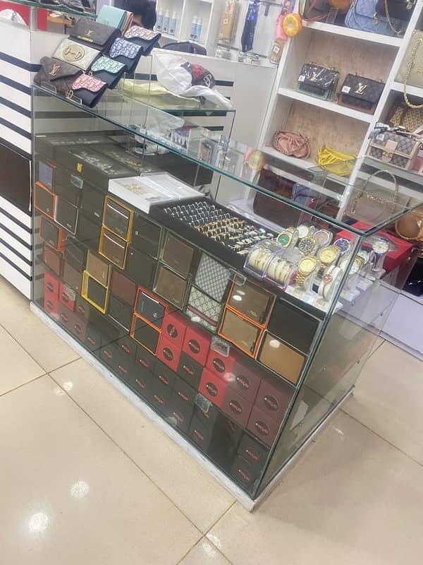 glass counter for Accessories 1