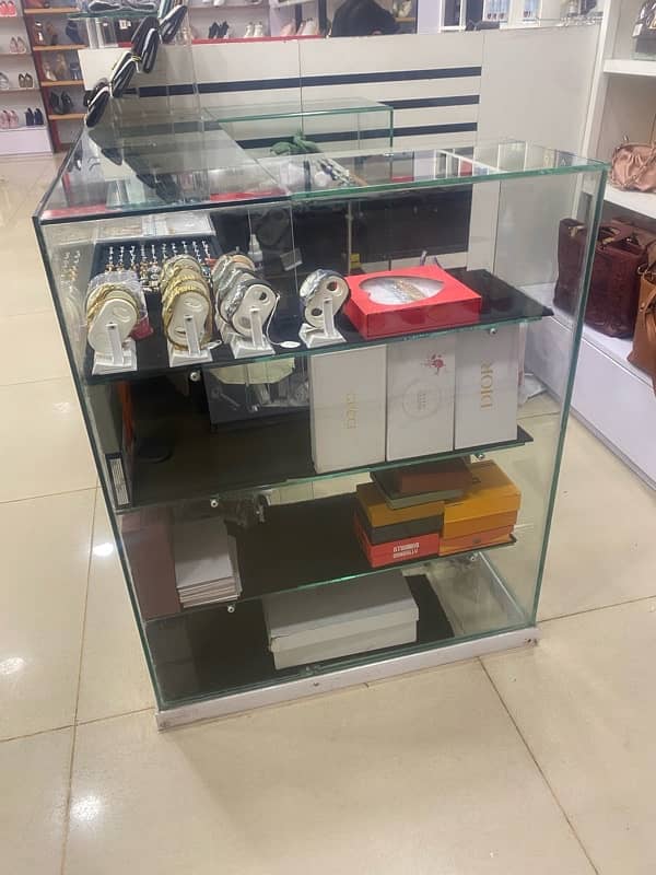 glass counter for Accessories 5