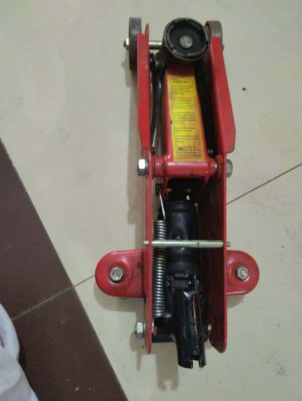 Hydraulic car jack 0