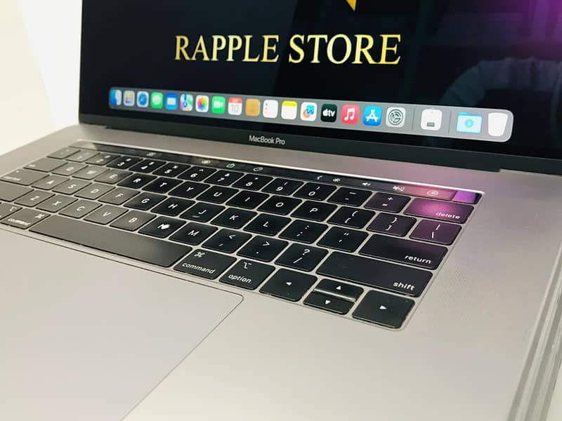 Apple Macbook Pro 2018 Core i9 1