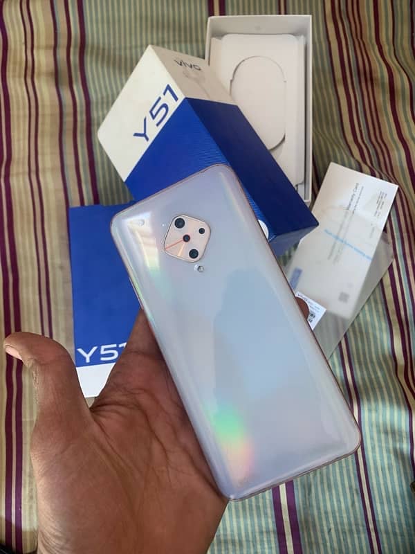 vivo y51 4/128GB 5000mh battery 10/9,5 with original box 0