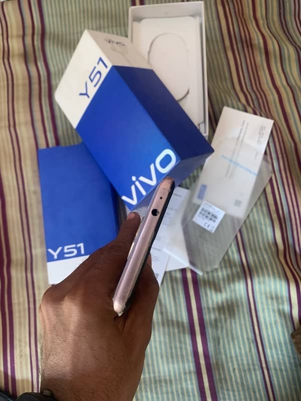 vivo y51 4/128GB 5000mh battery 10/9,5 with original box 2