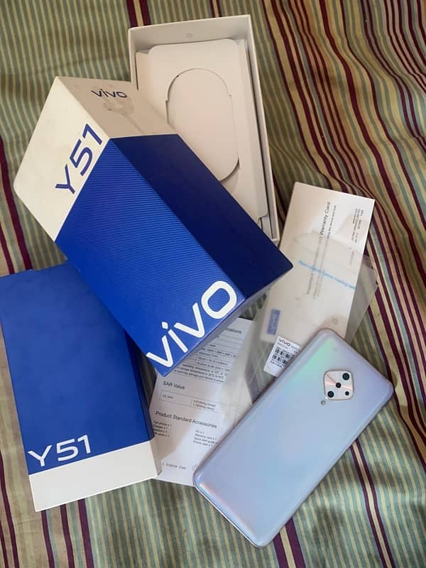 vivo y51 4/128GB 5000mh battery 10/9,5 with original box 6