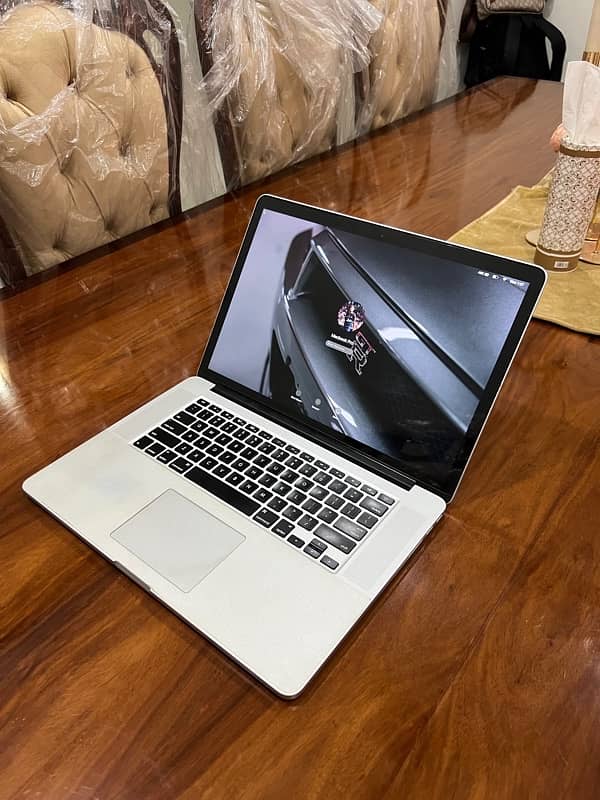 Macbook Pro 2015 Retina 15 inch 1