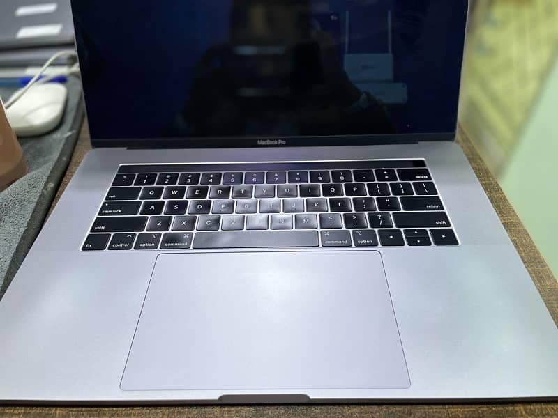 apple macbook pro i9 2019 15 inch 32GB 512 ssd 6