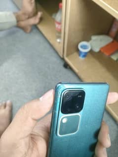 Vivo V30 Back Minor break