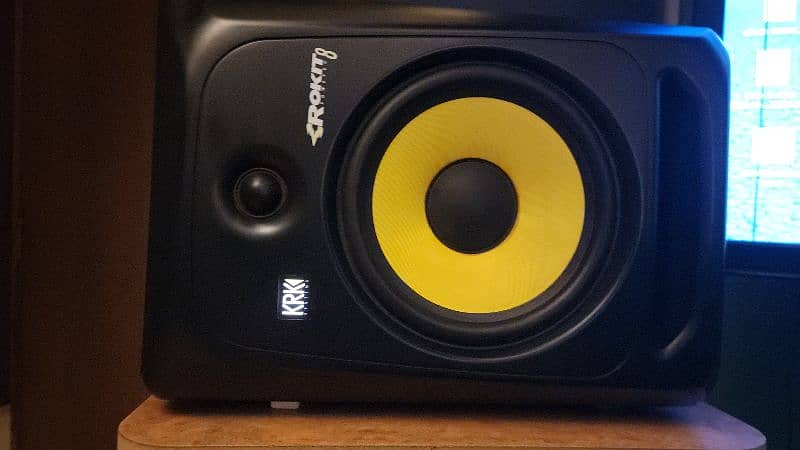 KRK ROKIT8 G3 STUDIO MONITOR 3