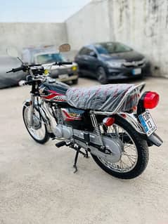 bike bilkul Nahin chala zadatar khada raha ha abi be 1 month khada