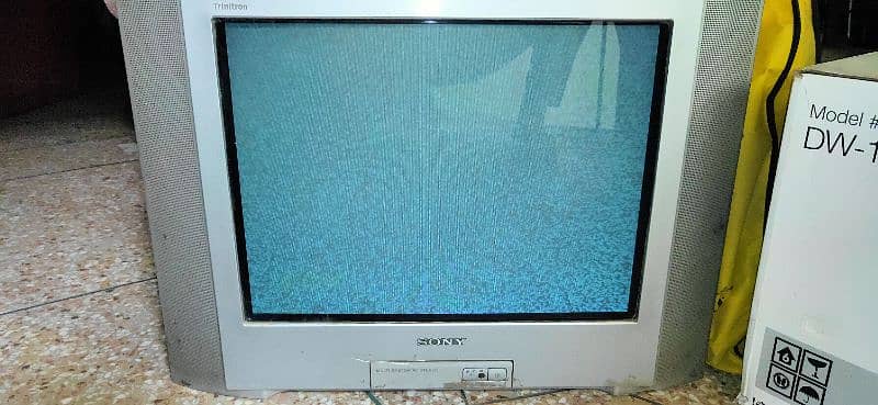 SONY WEGA TRINITRON TV 21 INCH FLAT SCREEN 0