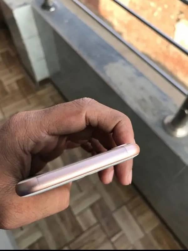 iPhone 8 64Gb 03212889511asa per call kra 2