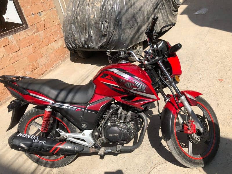 CB 150 for Sale in Good Condition 2