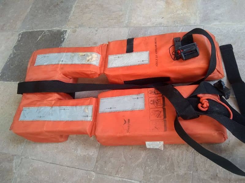 swimming life jacket 43 kg weight supported 5