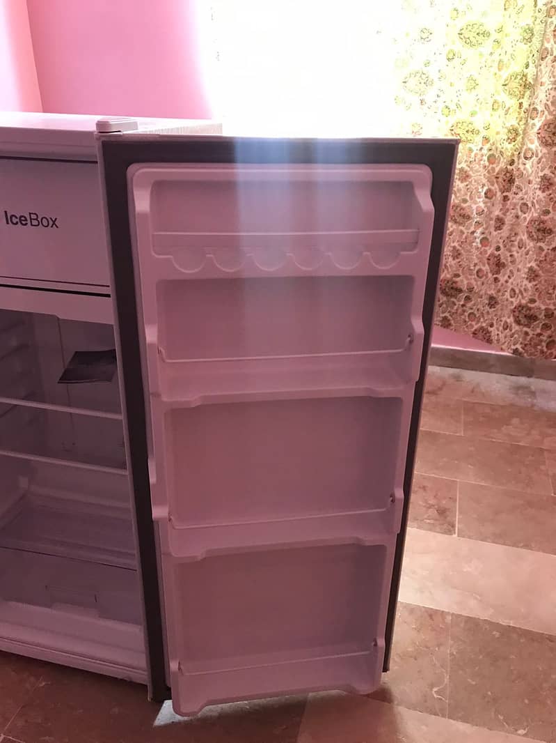 Dawlance Refrigerator 1