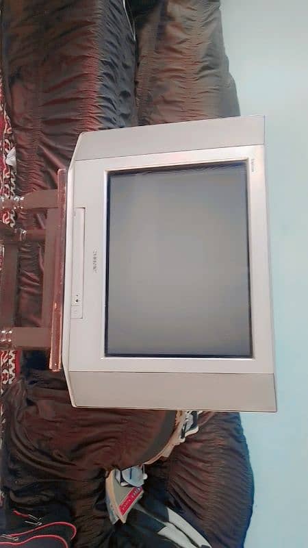 Sony tv good condition 2