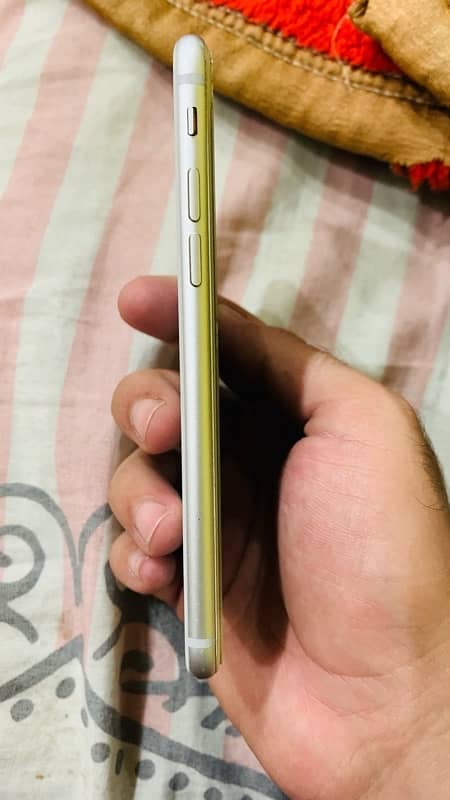 iPhone 8 64gb neat and clean 1