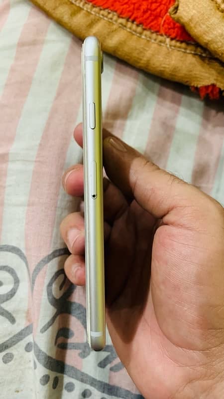 iPhone 8 64gb neat and clean 2