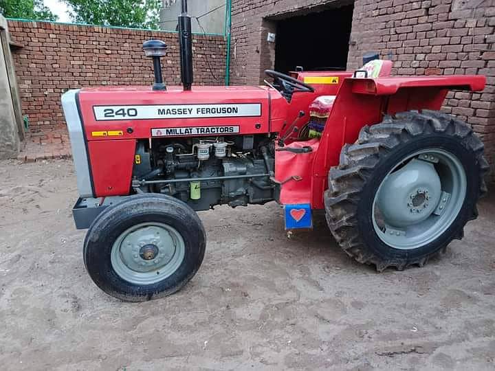 Massey Ferguson 240 Model 2023 0