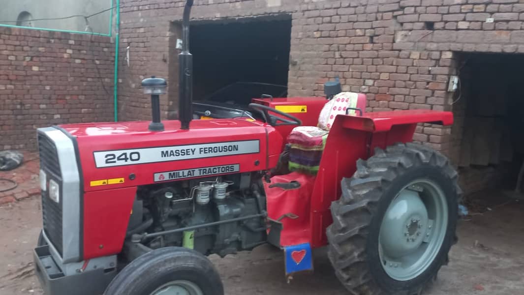 Massey Ferguson 240 Model 2023 2