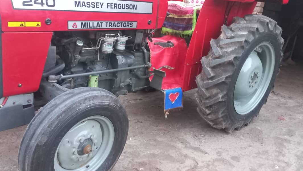 Massey Ferguson 240 Model 2023 4