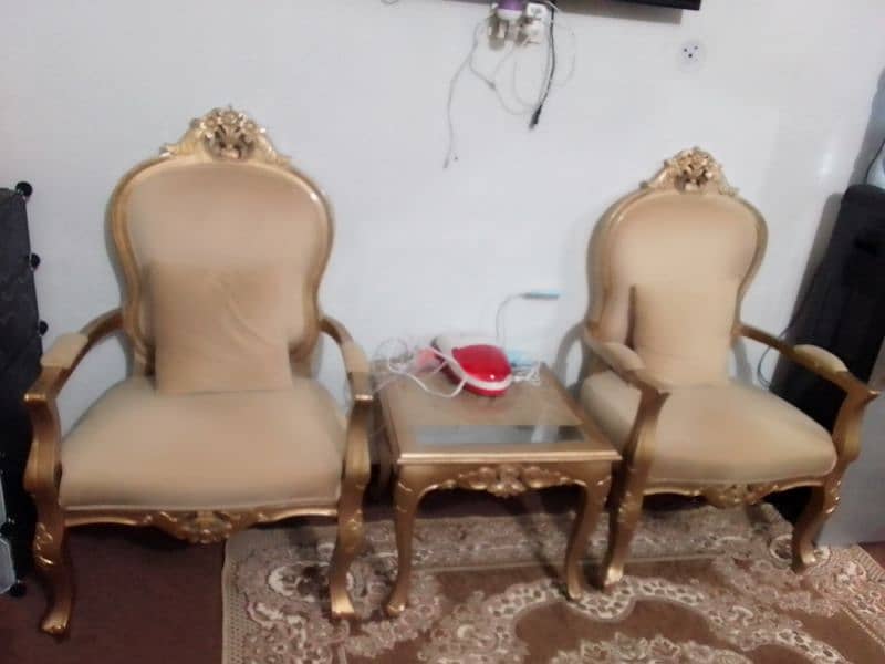 Room chairs with centre table 2