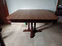 4 seater dining table in good condition