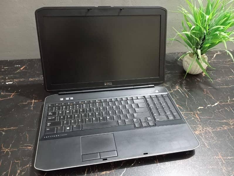 Core i5 Latitude 3 Generation 0