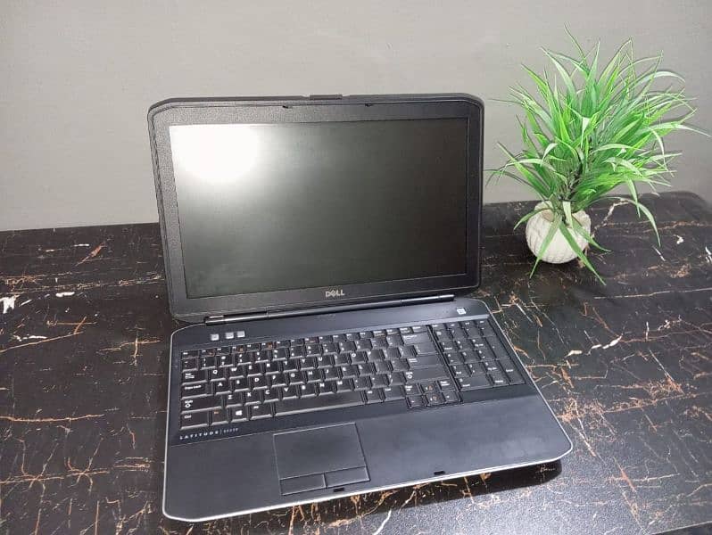 Core i5 Latitude 3 Generation 1