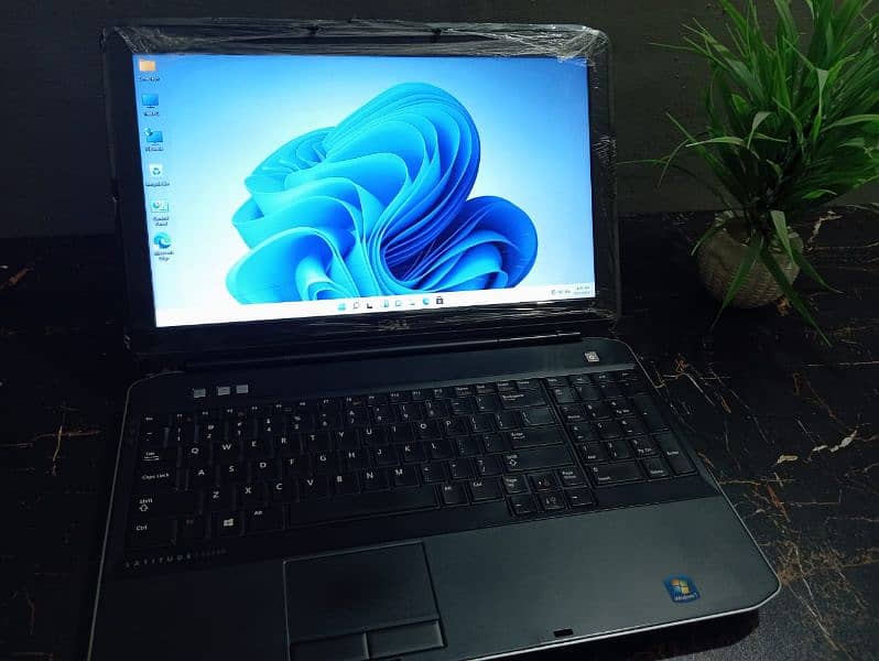 Core i5 Latitude 3 Generation 3