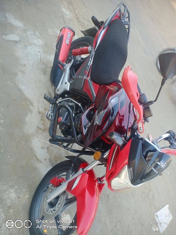 Honda CB150f for sale and exchange possible. 3