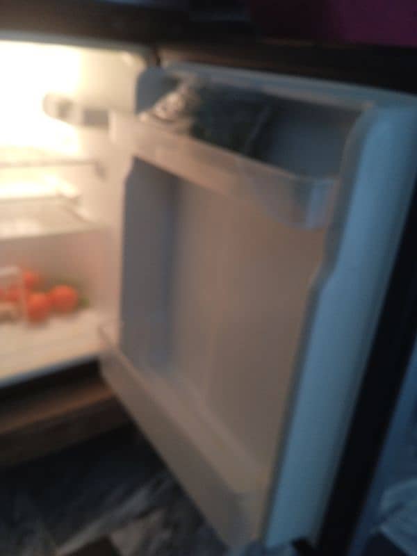 Orient 2door bedroom fridge 4