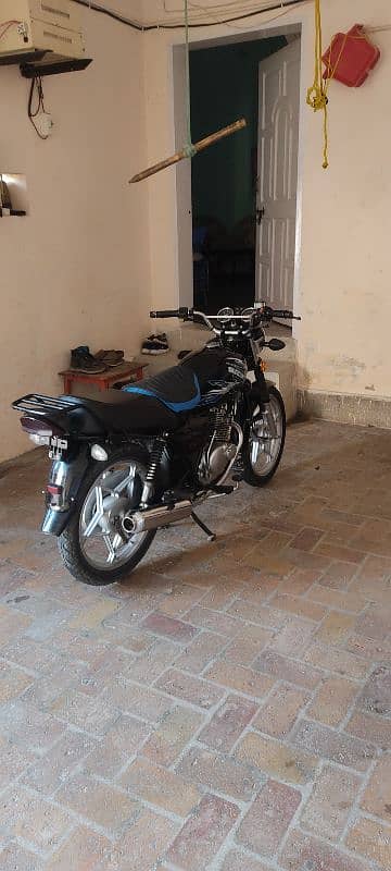 Suzuki GS 150 Special Edition 6