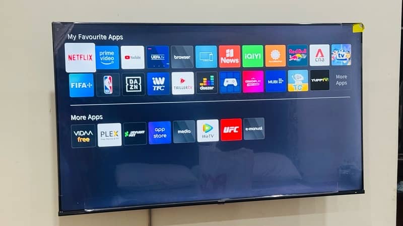 Hisense 55 inch LED Genuine Condition good as new (With Box) E6H with 2