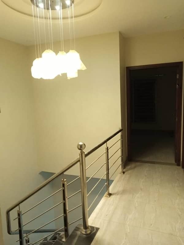 152 SQ YARDS MODREN HOUSE FOR RENT | LUXERY VILLA  | PRECINCT-10B 3