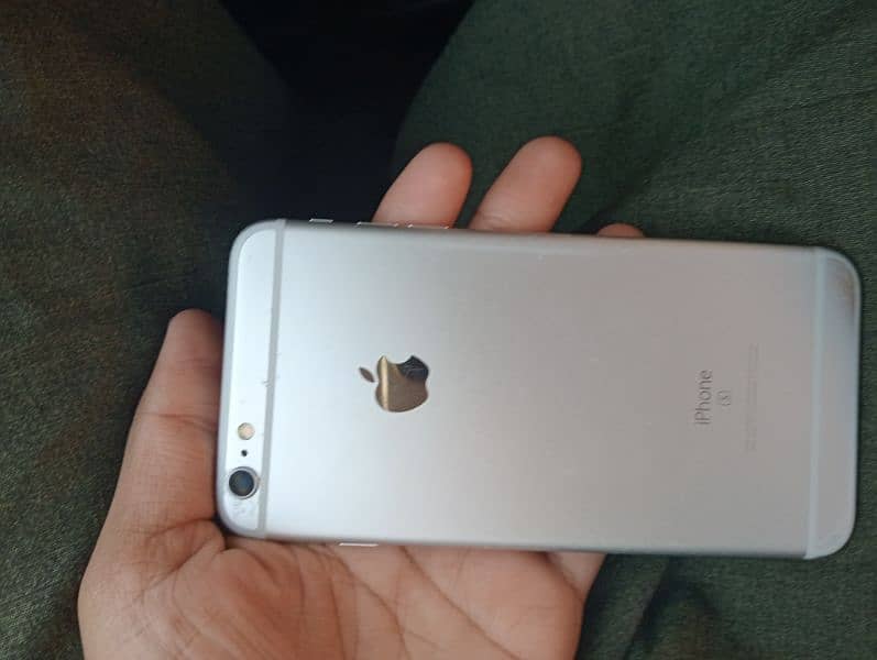 iPhone 6s plus.  good condition 4