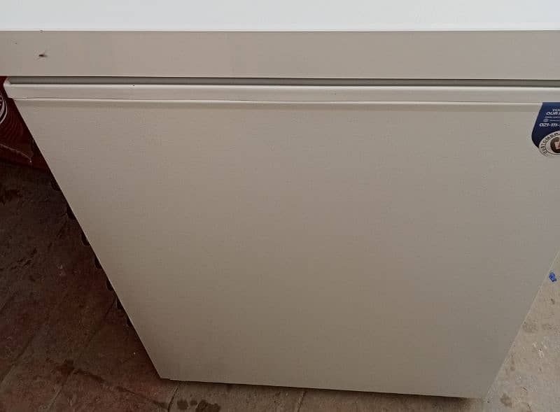 We are selling Dawlance freezer model new 1 door 3