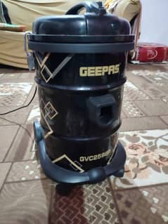 Geepas Carpet Cleaner/Vacuum