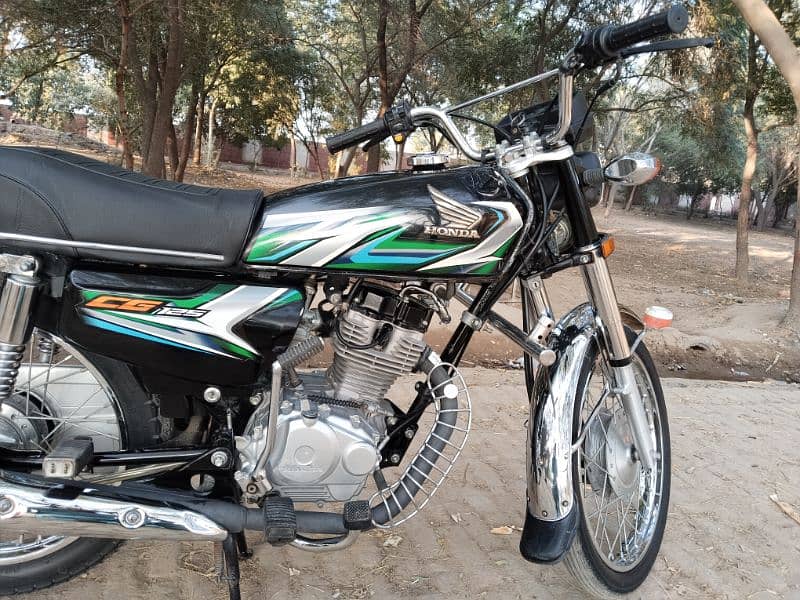 Honda cg 125 model 2023 10/10 urgent sale 3