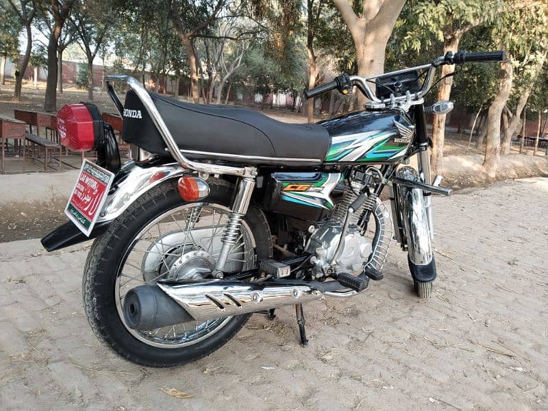 Honda cg 125 model 2023 10/10 urgent sale 6